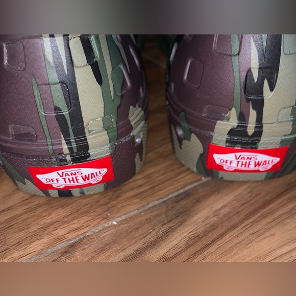 Vans Trek Slip-Ons - Picture 4 of 4